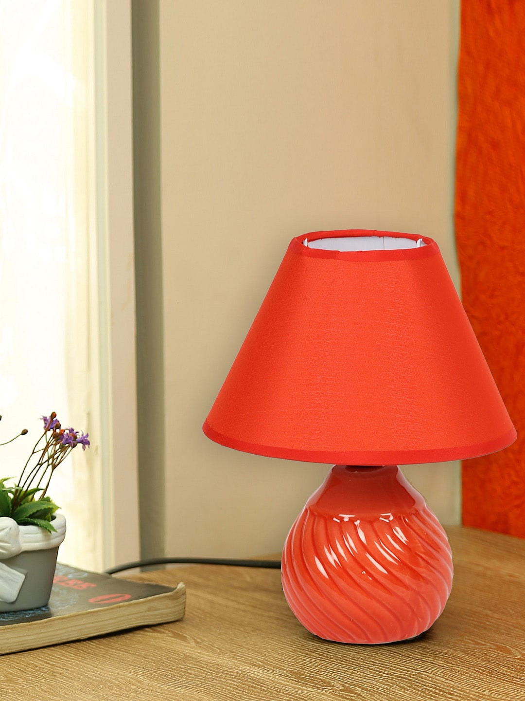 Aapno Rajasthan Red Vintage Style Polished Ceramic Round Table Lamp With Shade