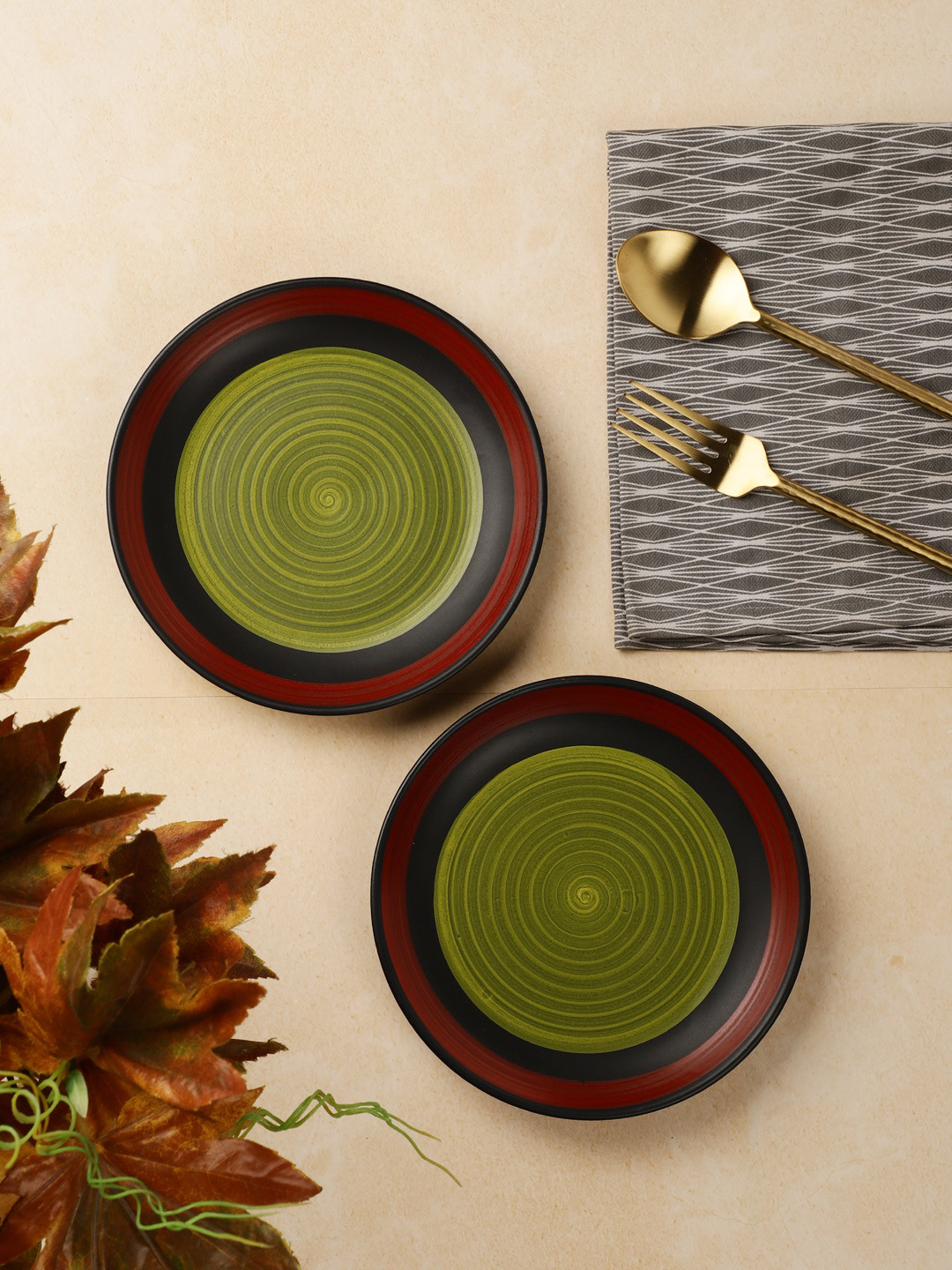 VarEesha Set of 2 Green Hand-Painted Ceramic Plates