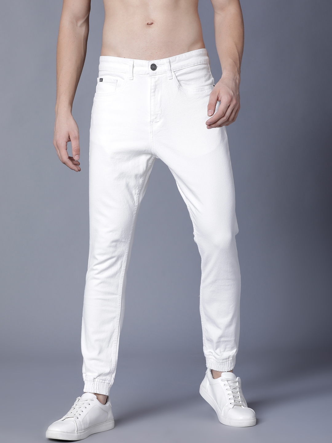 white jogger jeans