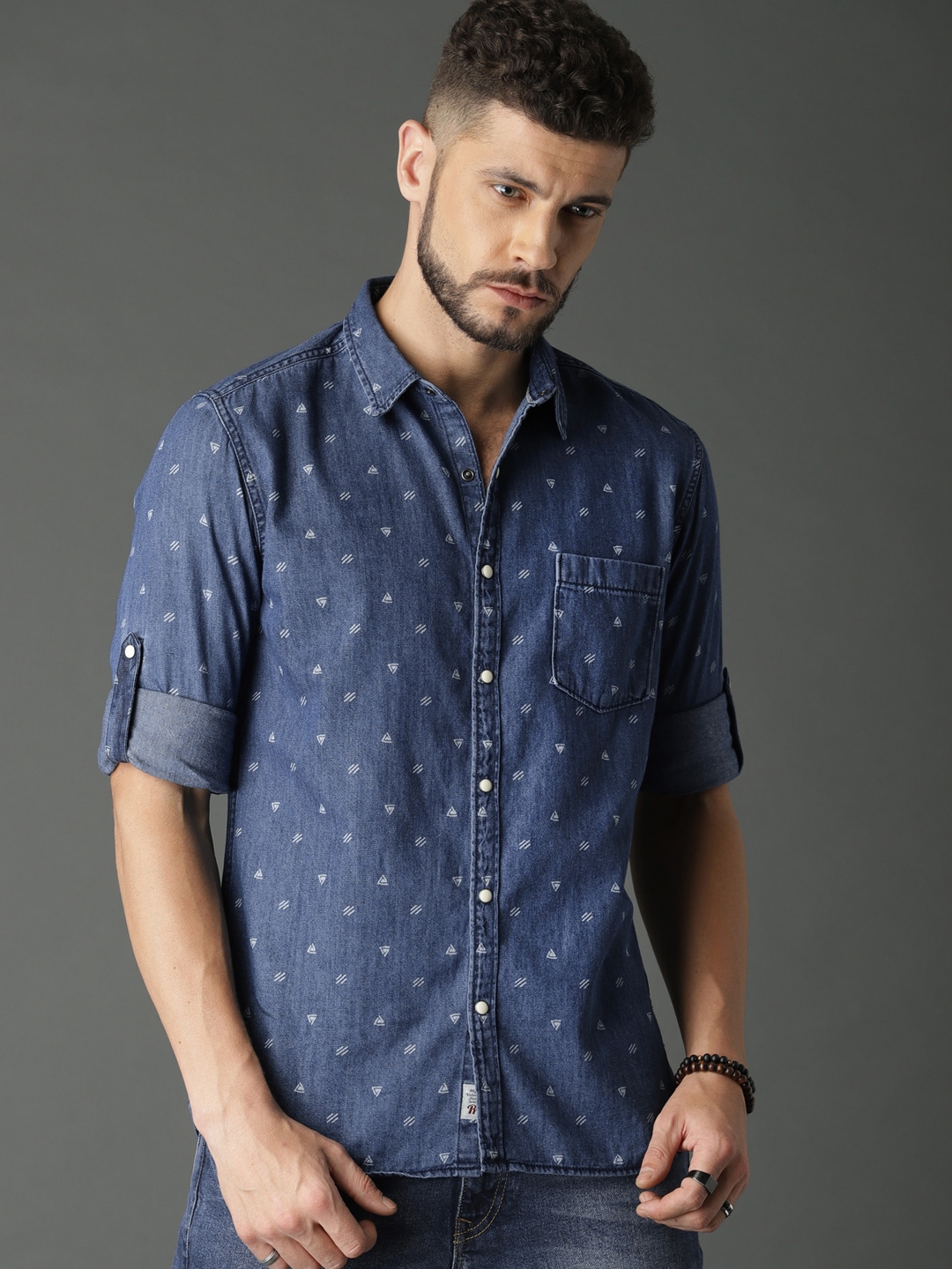 roadster men blue regular fit printed casual shirt