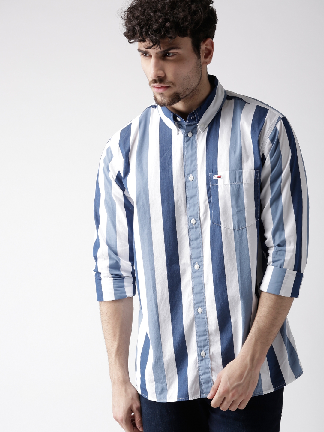 Buy Tommy Hilfiger Men Blue & White Relaxed Fit Casual Shirt - Shirts for Men 8435275 | Myntra