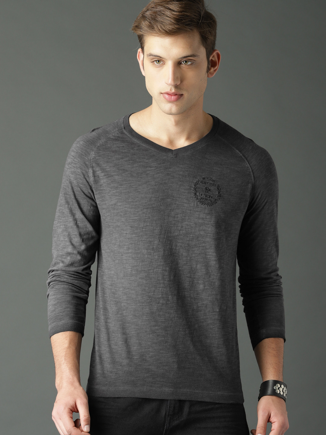 Roadster Men Charcoal Grey Solid V Neck 