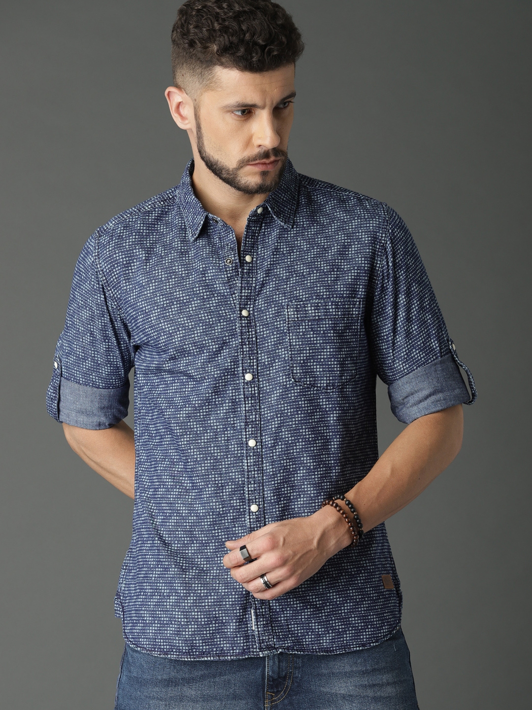 roadster men blue regular fit printed casual shirt