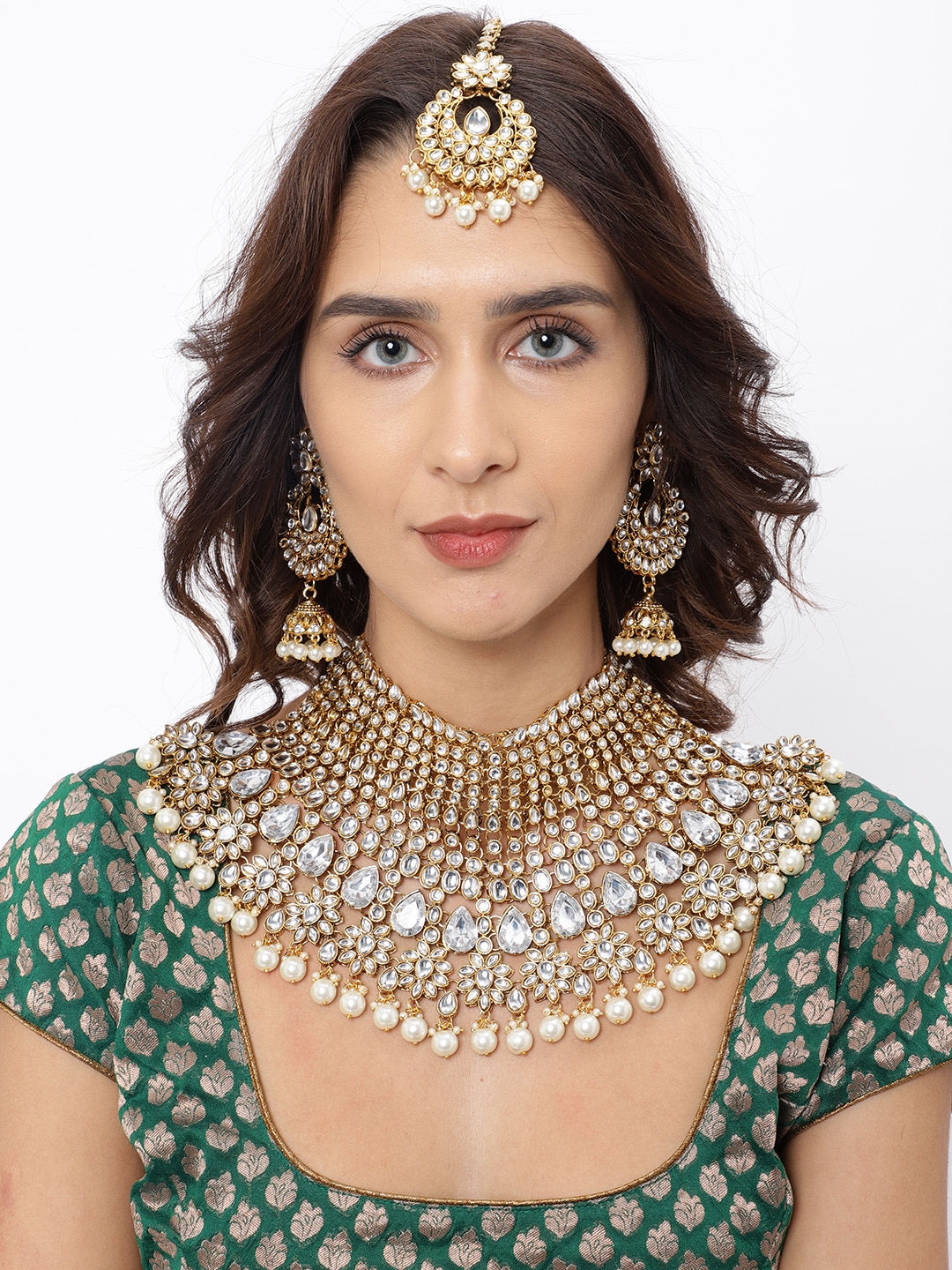 Buy Zaveri Pearls Gold Toned Kundan & Pearls Bridal Jewellery Set ...