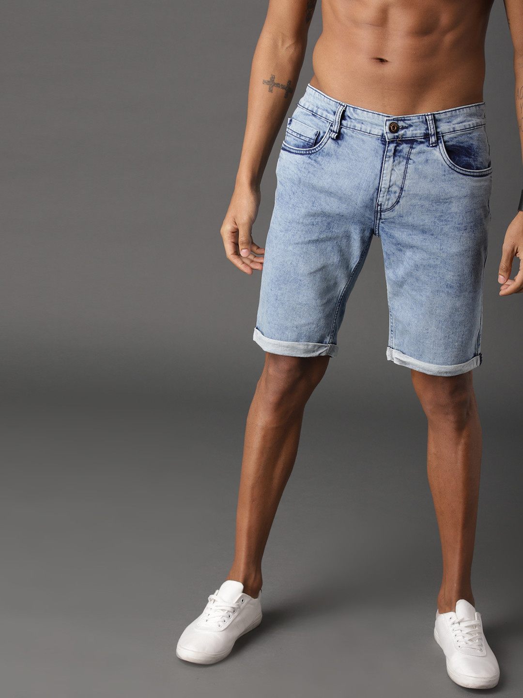 Buy Roadster Men Blue Washed Regular 