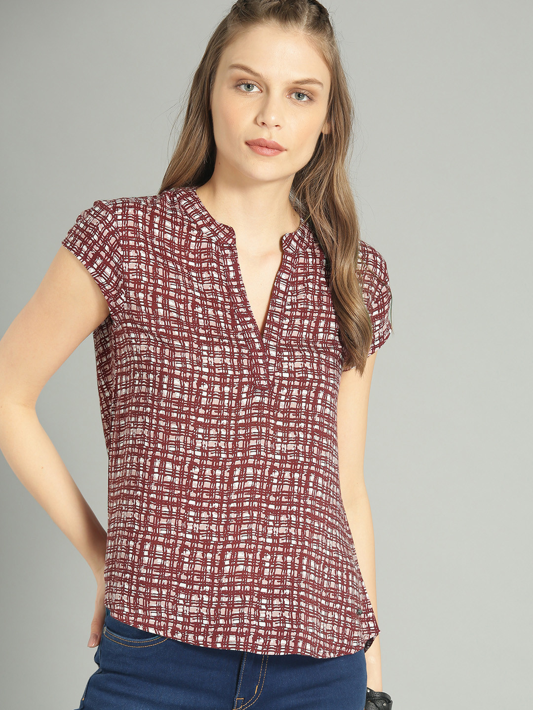 Roadster Women Burgundy & White Printed High-Low Top