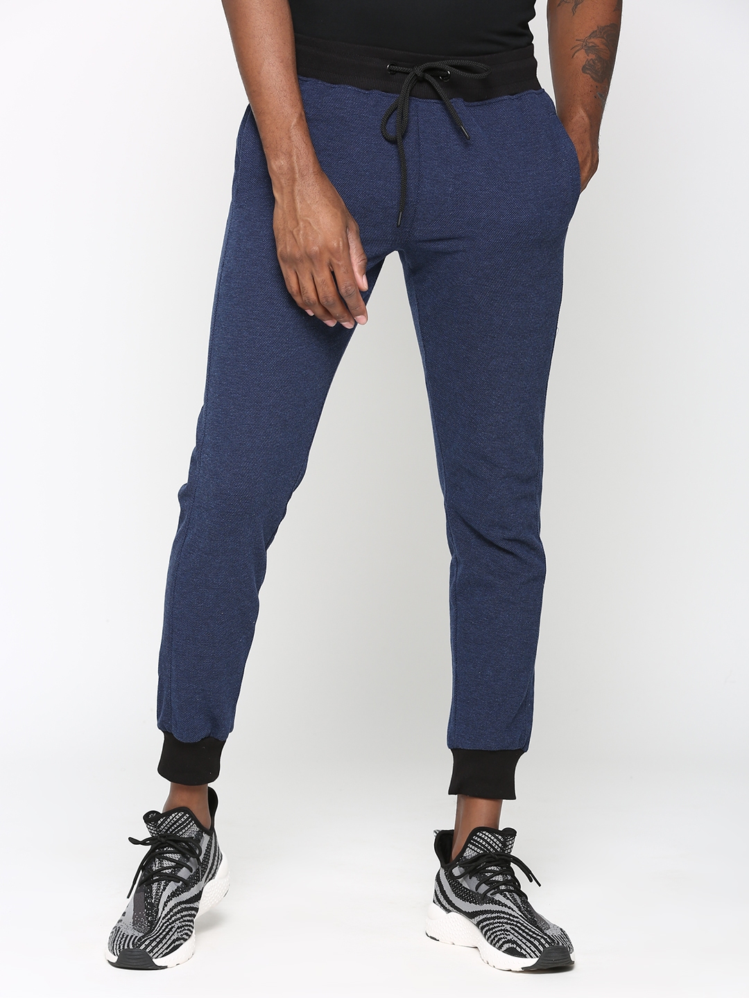 joggers for men myntra