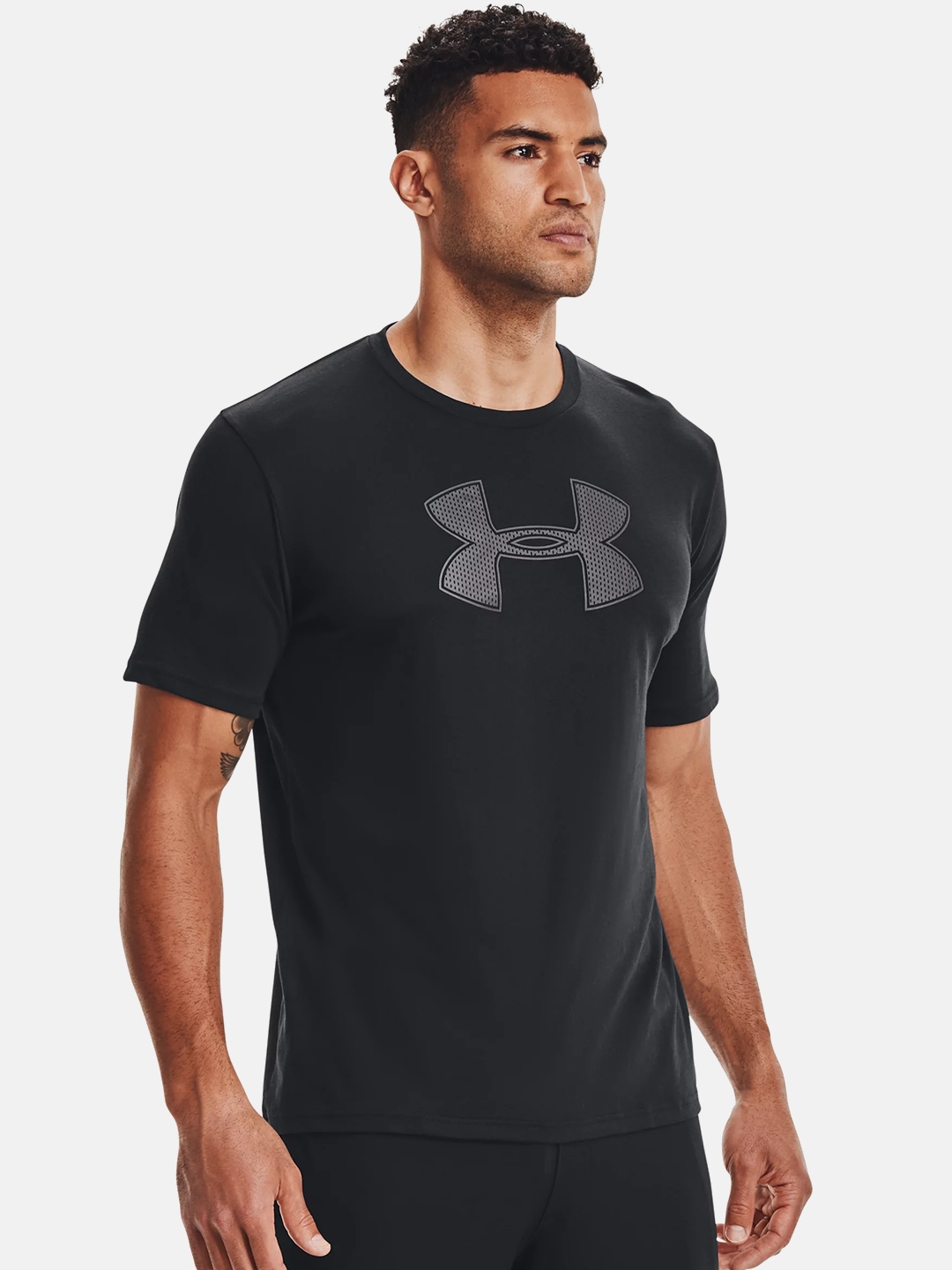 Buy UNDER ARMOUR Men Black Big Logo SS Printed Longline T Shirt - Tshirts  for Men 8901933