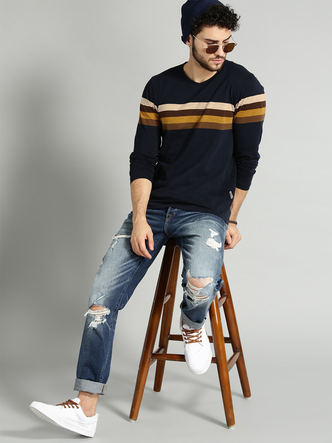 The Roadster Lifestyle Co Men Navy Blue & Brown Striped V-Neck T-shirt