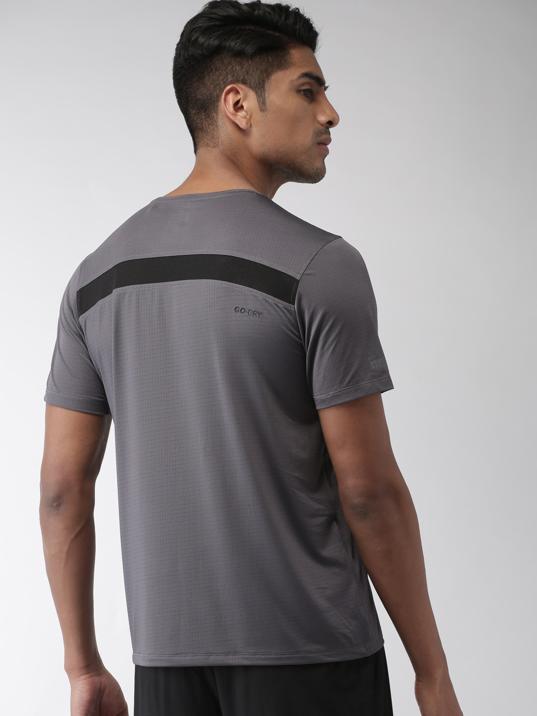 2GO Men Charcoal Grey Solid Round Neck 