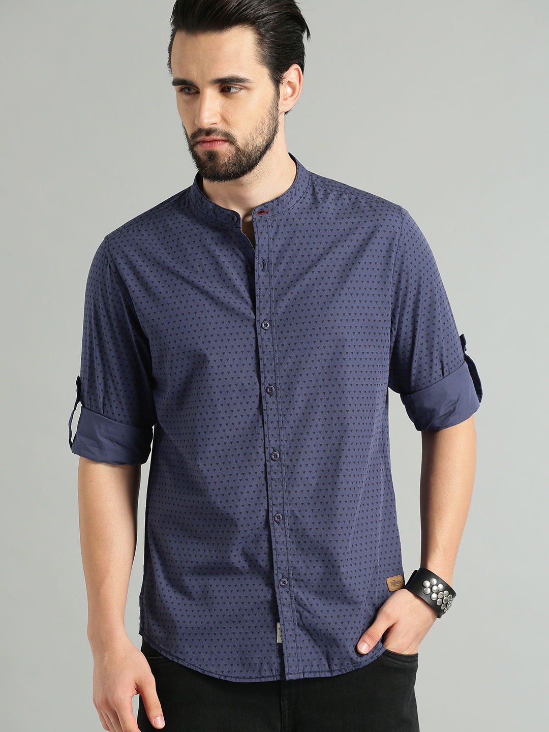 roadster men blue regular fit printed casual shirt