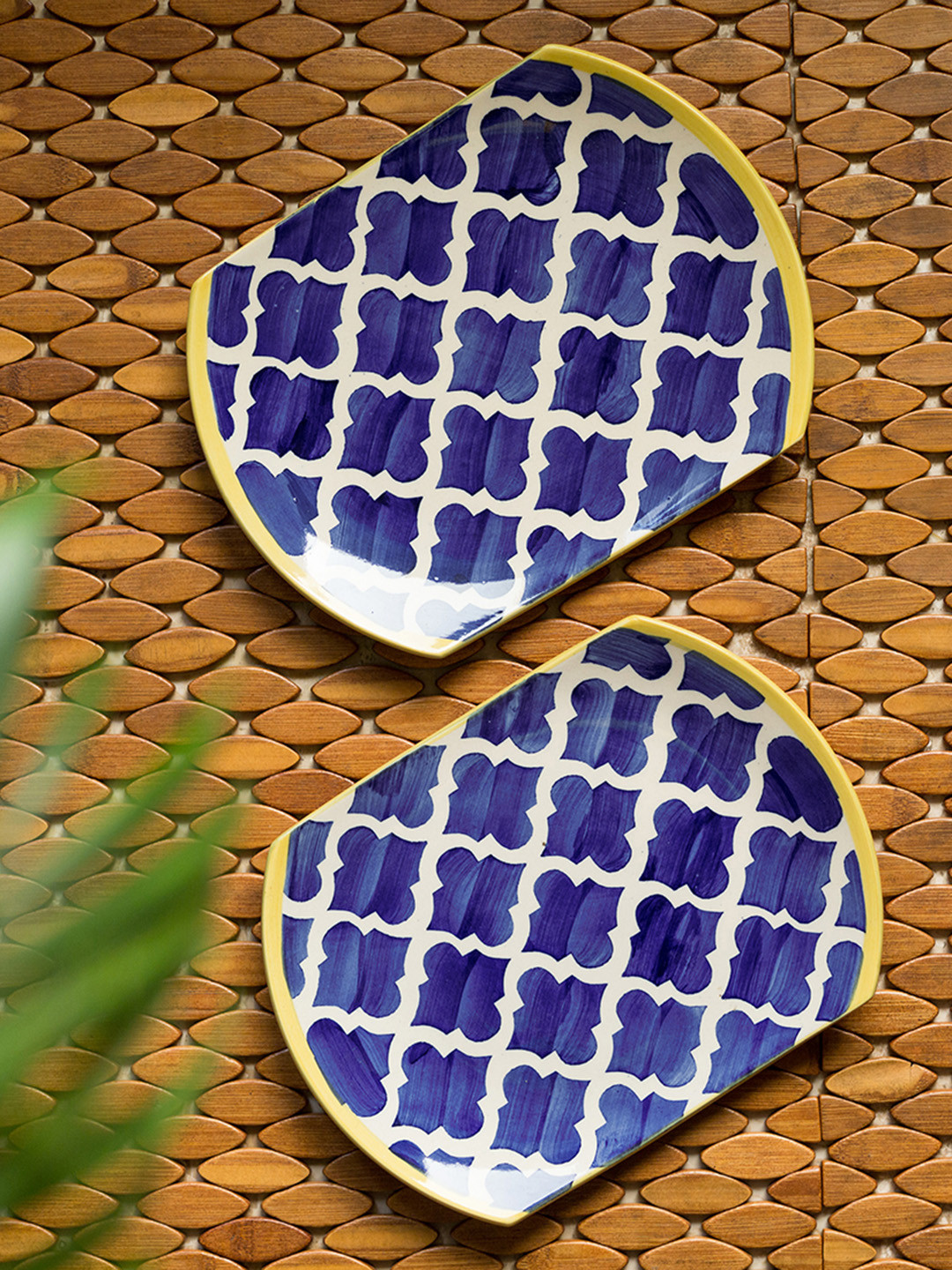 ExclusiveLane Set of 2 Handpainted Moroccan Ceramic Dinner Platters - 10 Inch