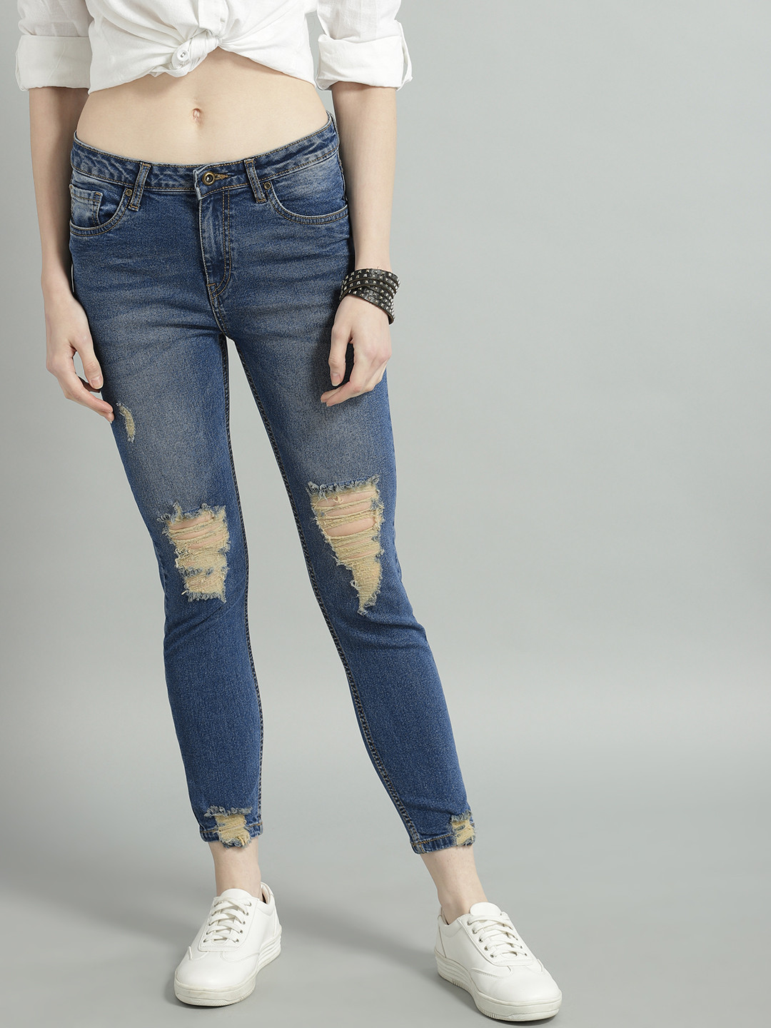 The Roadster Lifestyle Co Women Blue Skinny Fit Mildly Distressed Antiviral Protective Finish Jeans