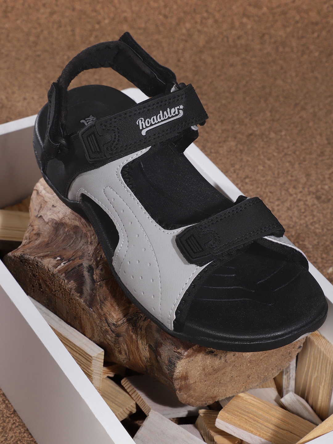 Roadster sandals myntra hotsell