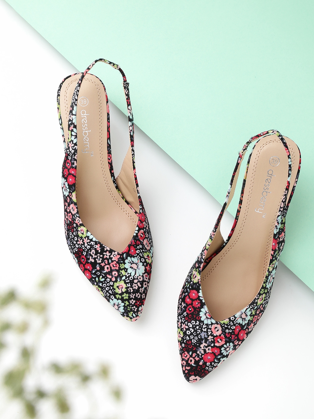DressBerry Women Black Floral Print Pumps