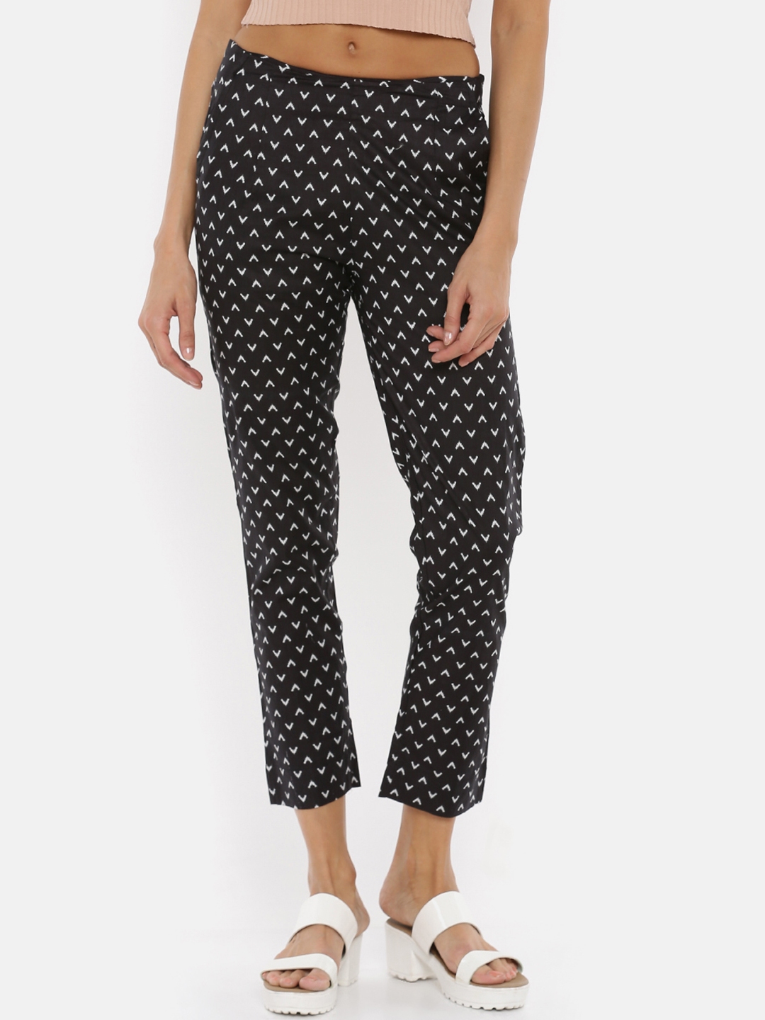 Buy De Moza Women Black & White Straight Fit Printed Peg Trousers -  Trousers for Women 9172983