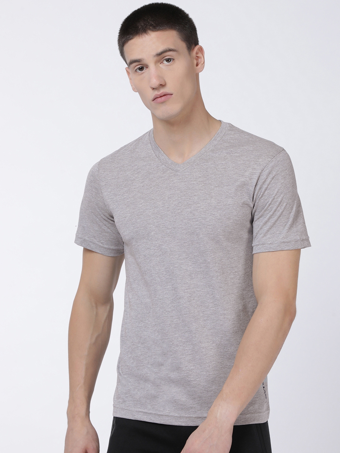 Buy Levis Men Grey Melange Solid Pure Cotton V Neck T Shirt - Lounge Tshirts  for Men 9261565 | Myntra