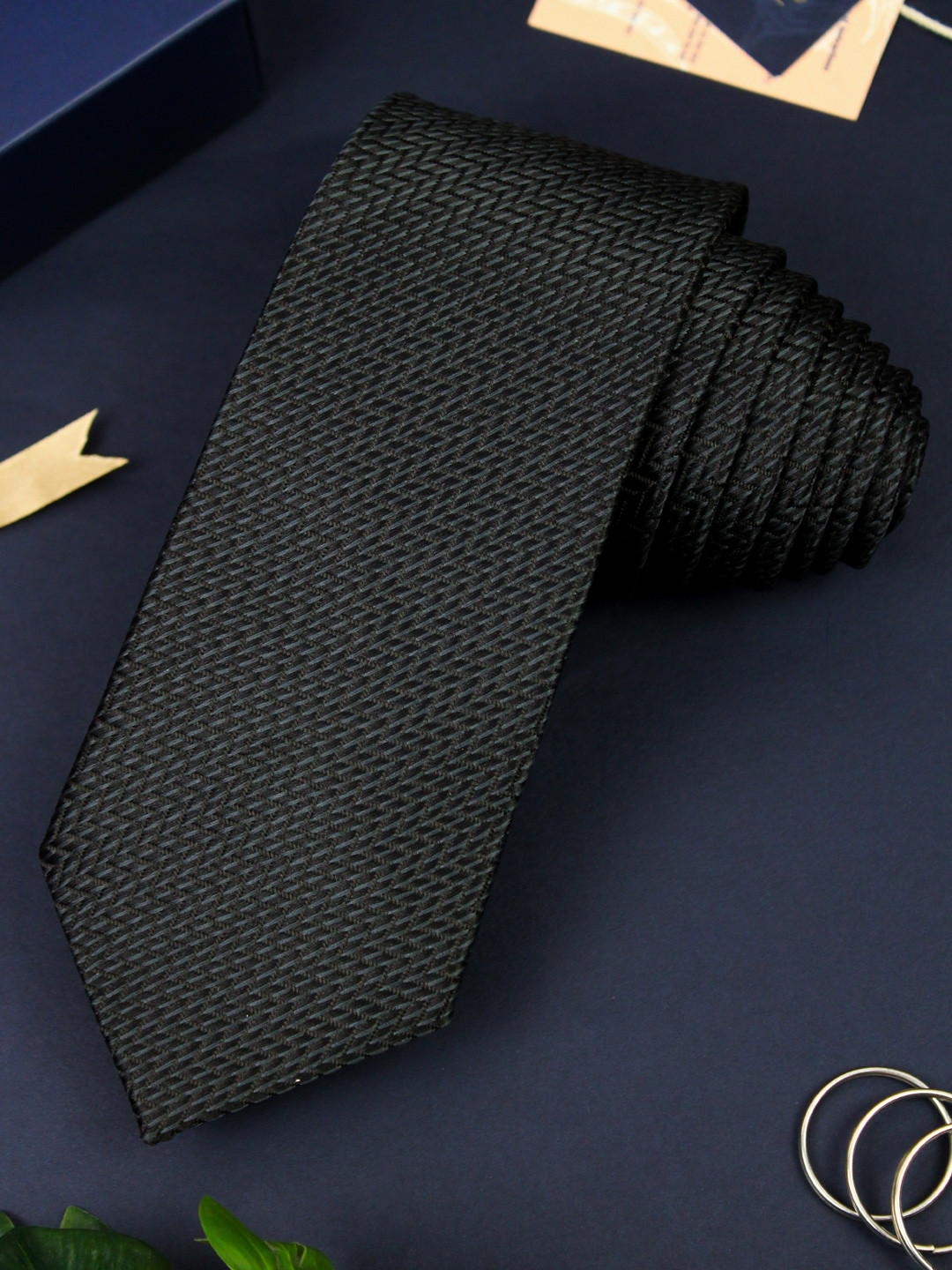 PELUCHE Black Solid Broad Tie