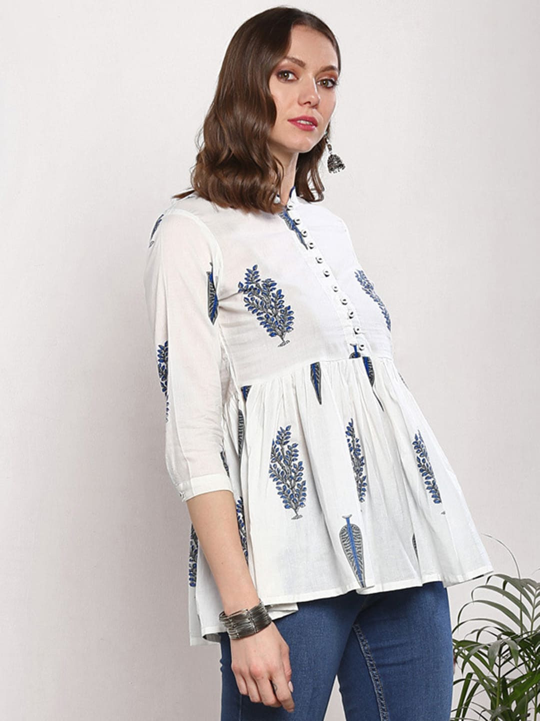 Sangria White Floral  Cotton Kurtis