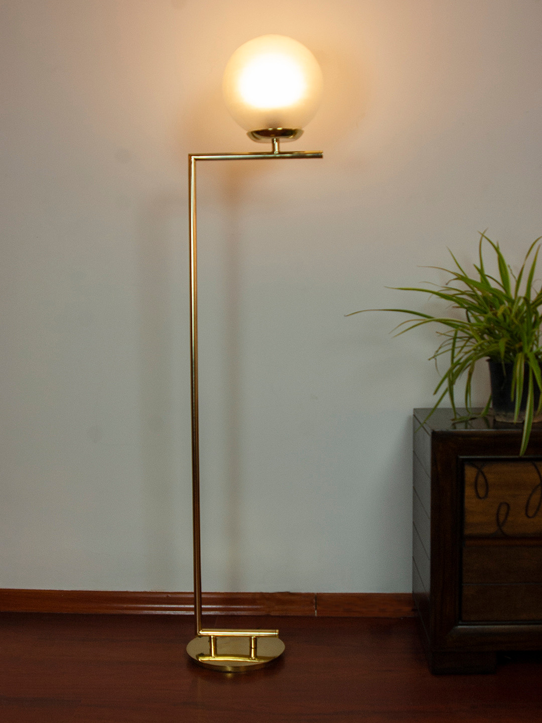 THE LIGHT STORE Gold-Toned & White Solid Novelty Lamp