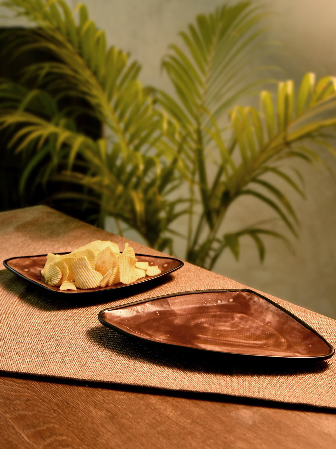 Unravel India Set of 2 Metalic Ceramic Serving Platters