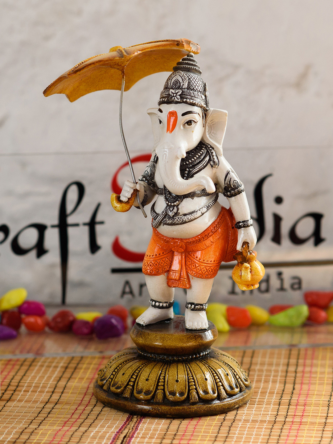eCraftIndia Cream-Coloured & Gold-Toned Ganesha Statue Showpiece