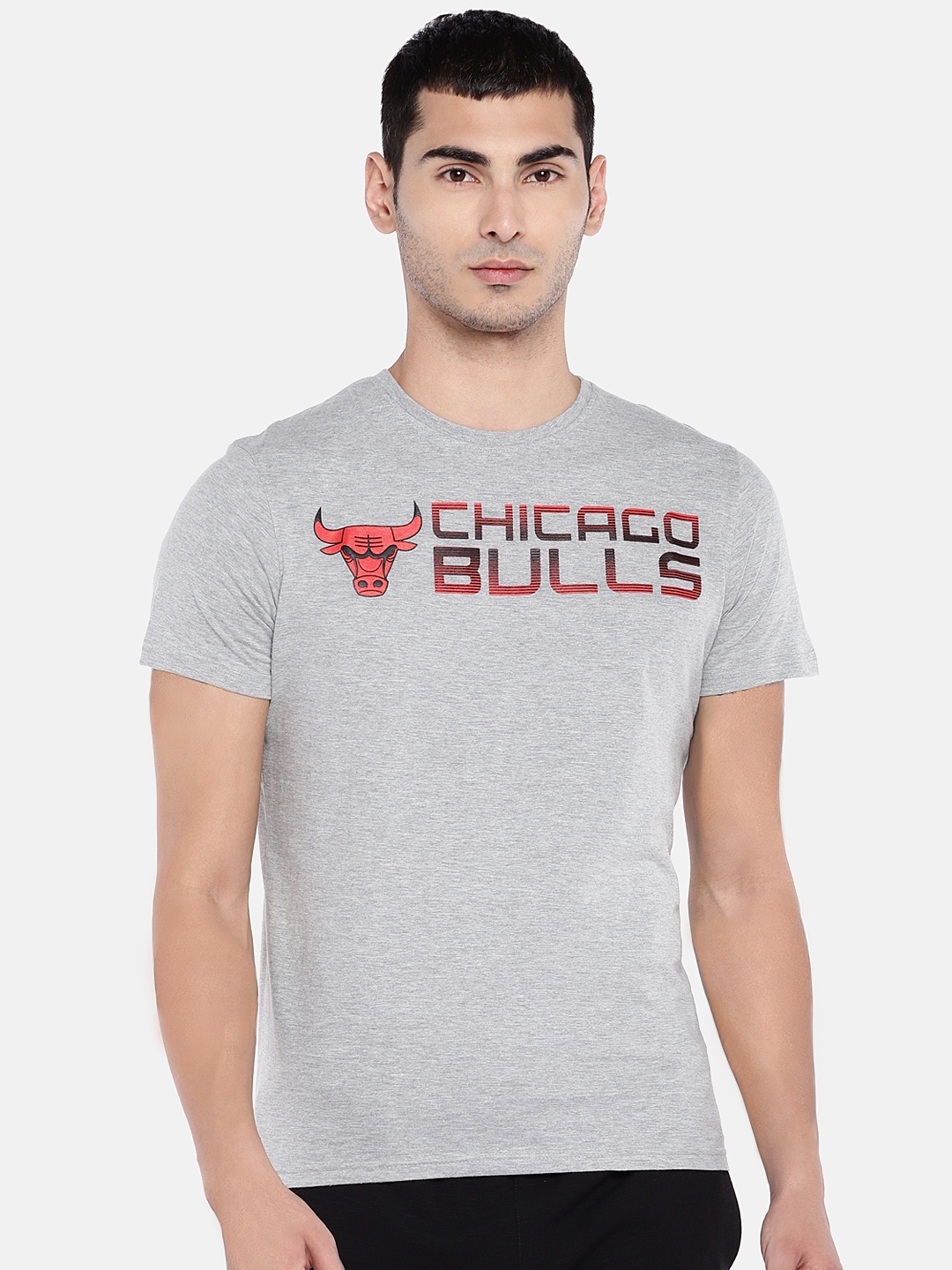 New era NBA Oversized Applique Chicago Bulls Short Sleeve T-Shirt