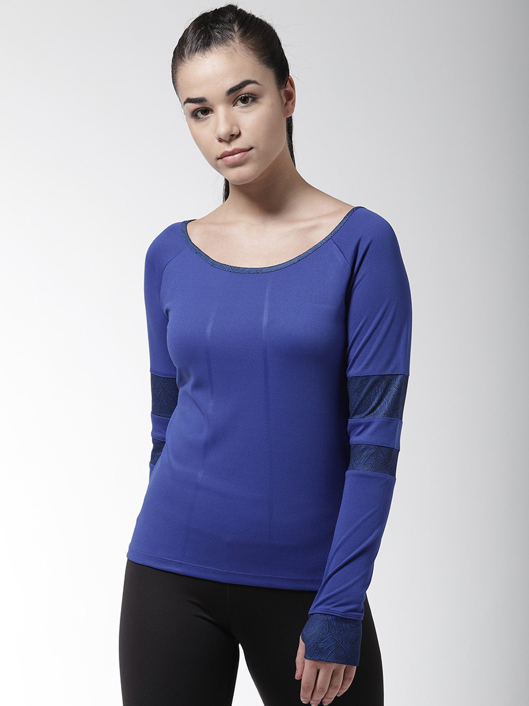 Alcis Women Blue & Black Printed Boat Neck Running T-shirt