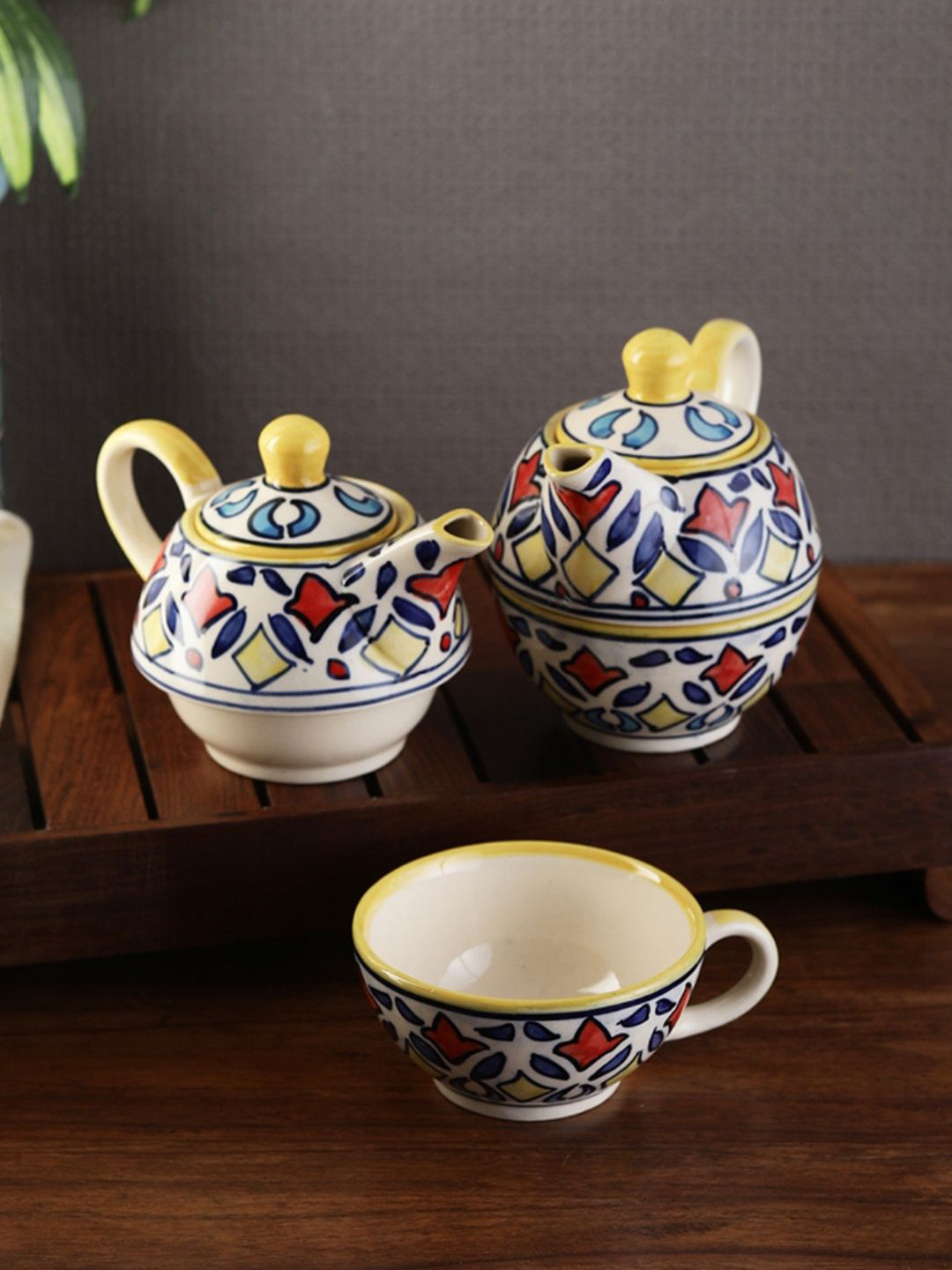VarEesha Multicoloured Ceramic Set of 2 Tea Pot with Cup