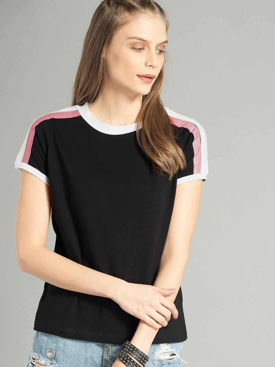 The Roadster Lifestyle Co Women Black Solid Round Neck Pure Cotton T-shirt