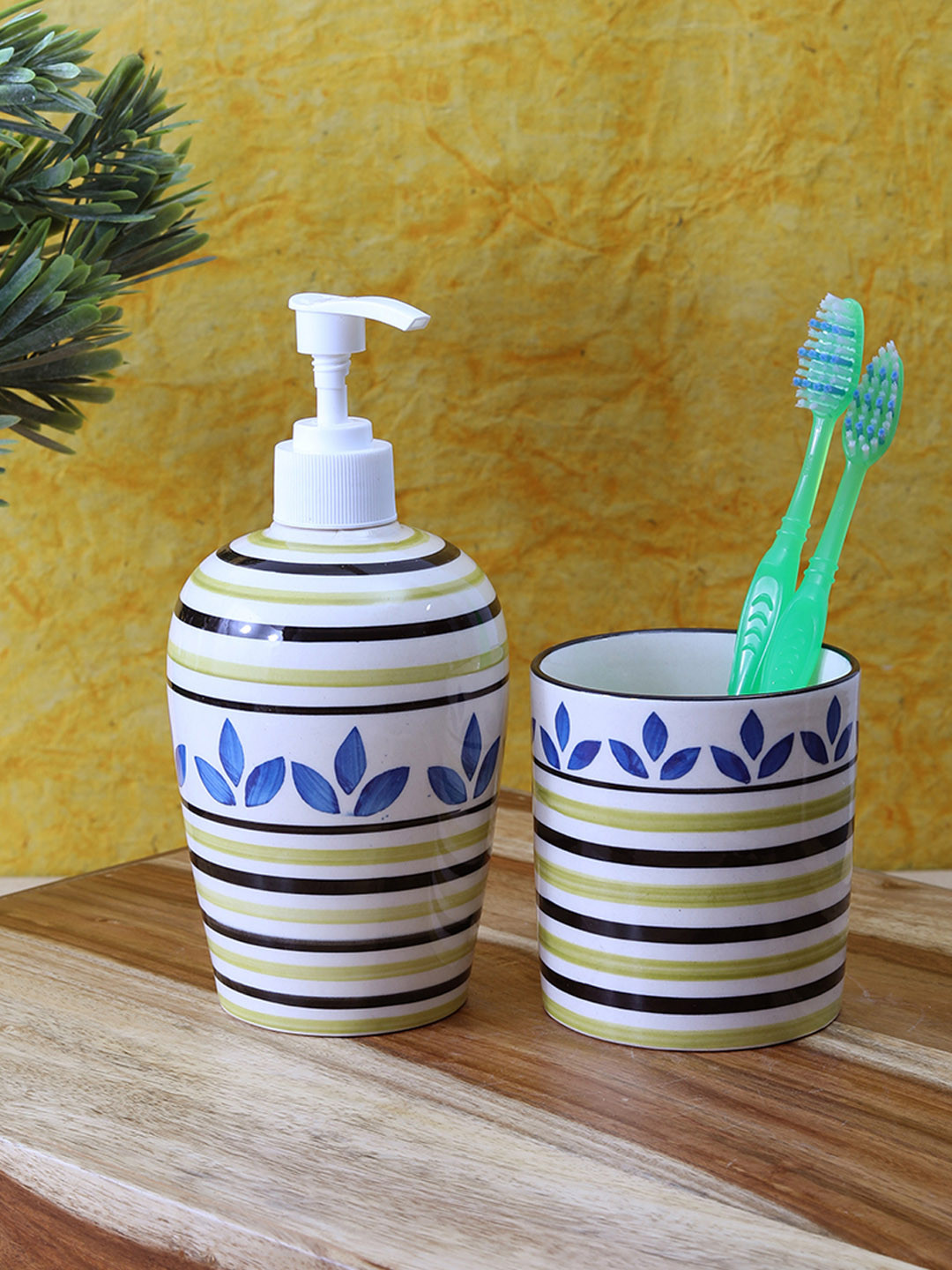 VarEesha Off-White & Yellow Ceramic Bath Accessories