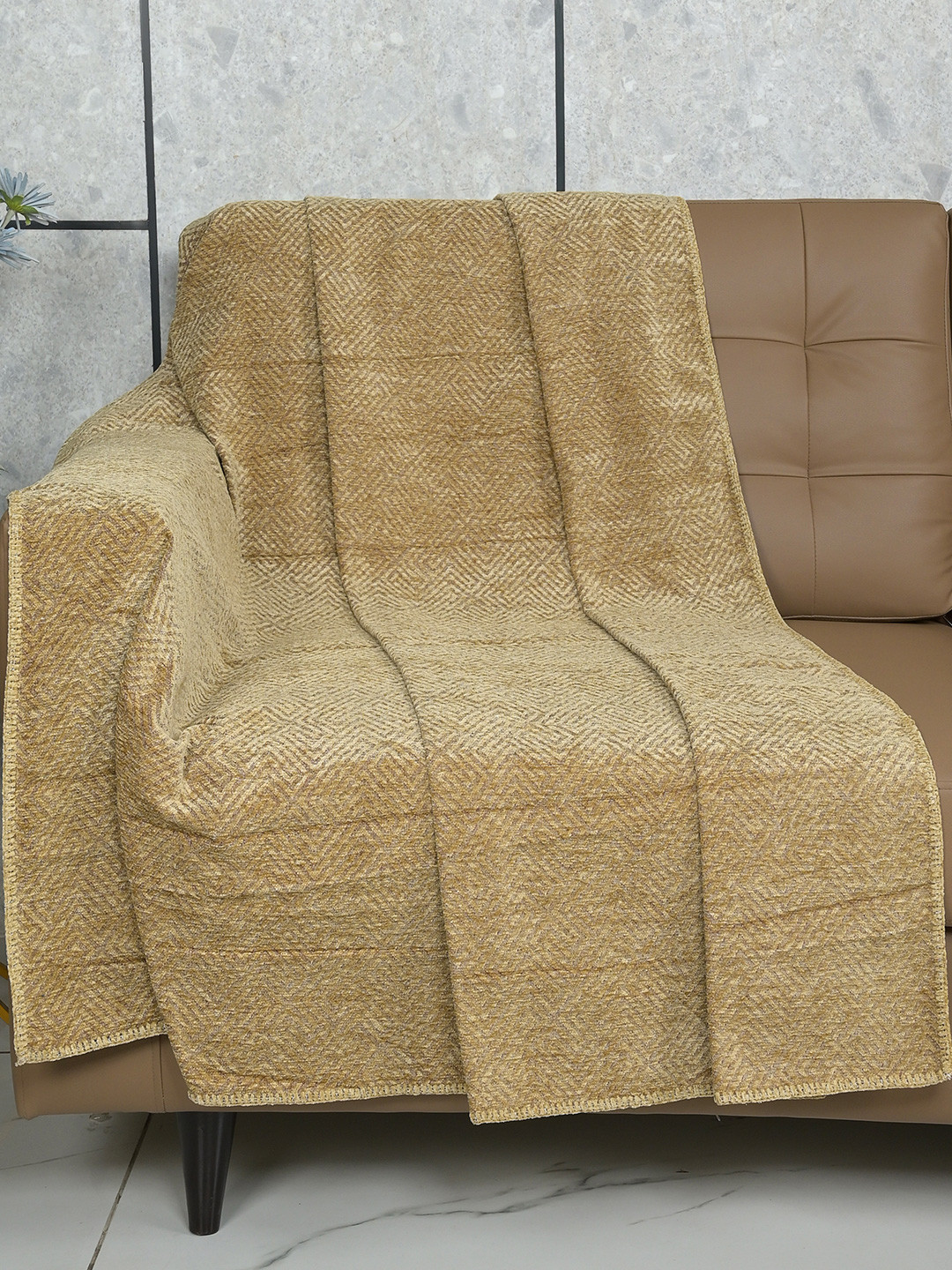 Saral Home Gold-Toned Geometric 3 Seaters Reversible Sofa Throw