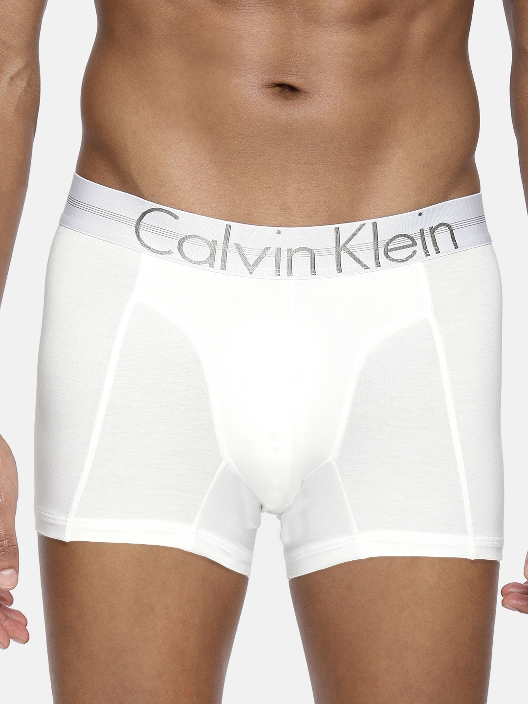 Calvin Klein Underwear Men White Solid Basic Trunk NB1483100