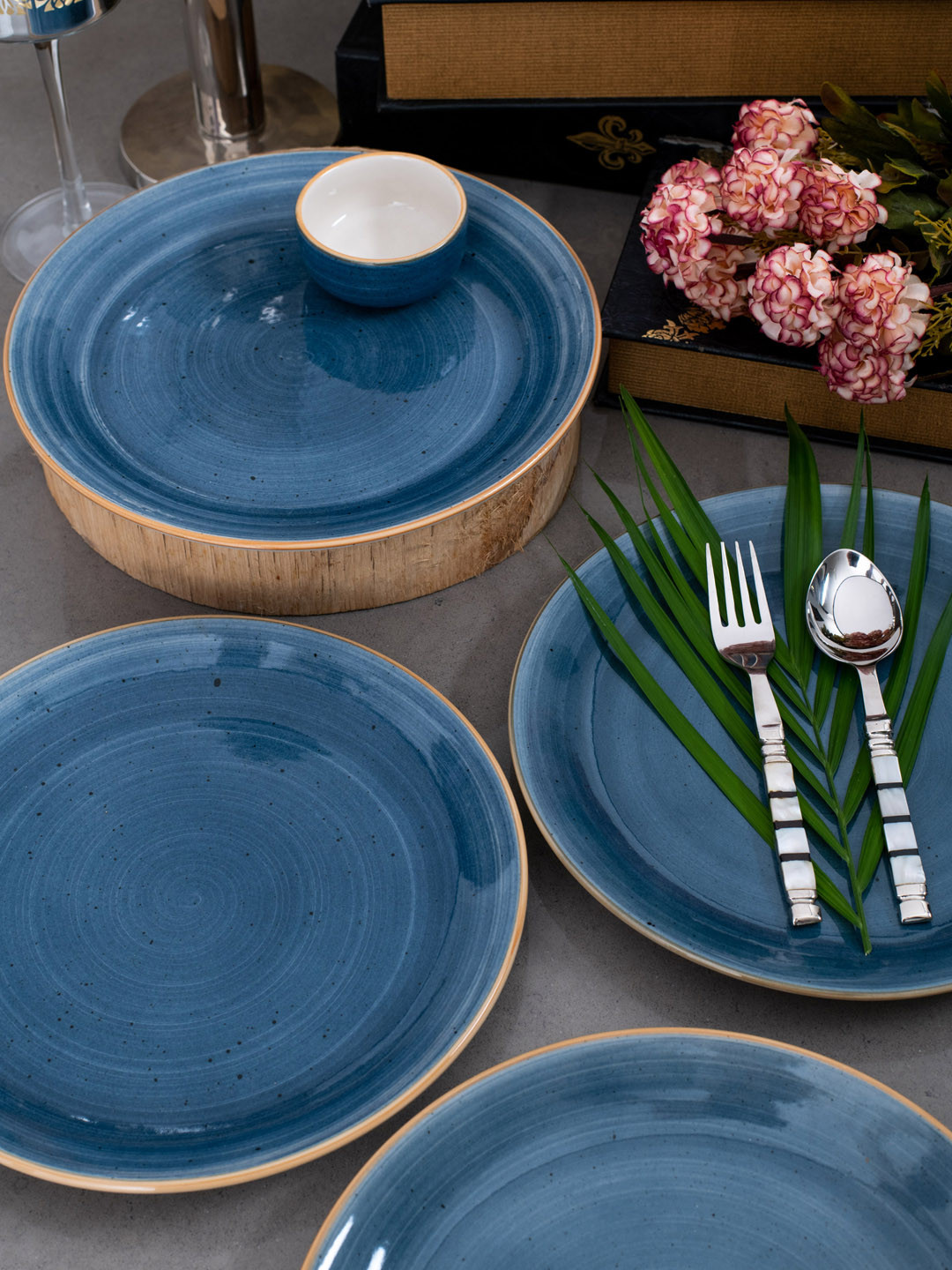 GOODHOMES Blue Set of 4 Solid Stoneware Plates Set