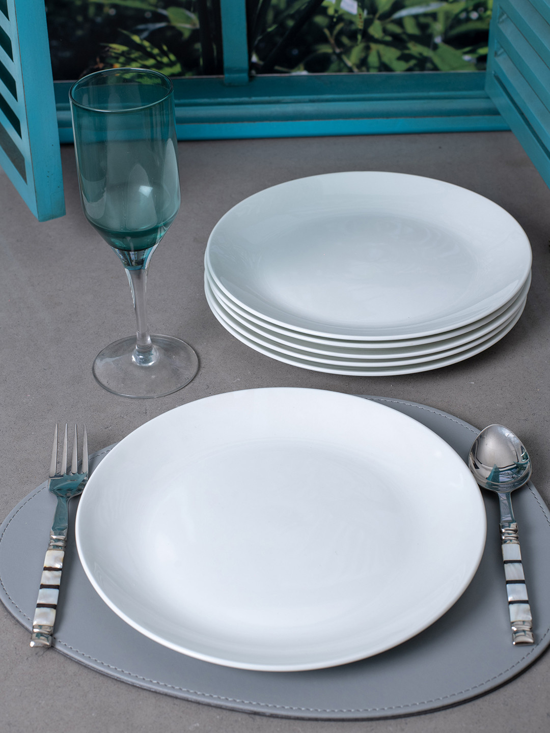 SONAKI White 6-Pieces Solid Bone China Plates Set