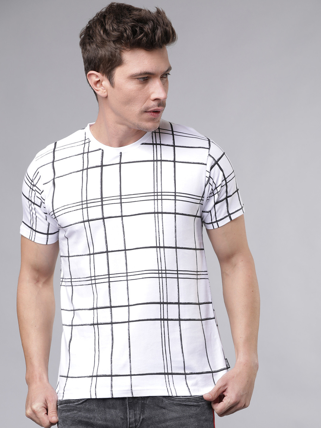 LOCOMOTIVE Men White Black Checked Round Neck Pure Cotton T-shirt