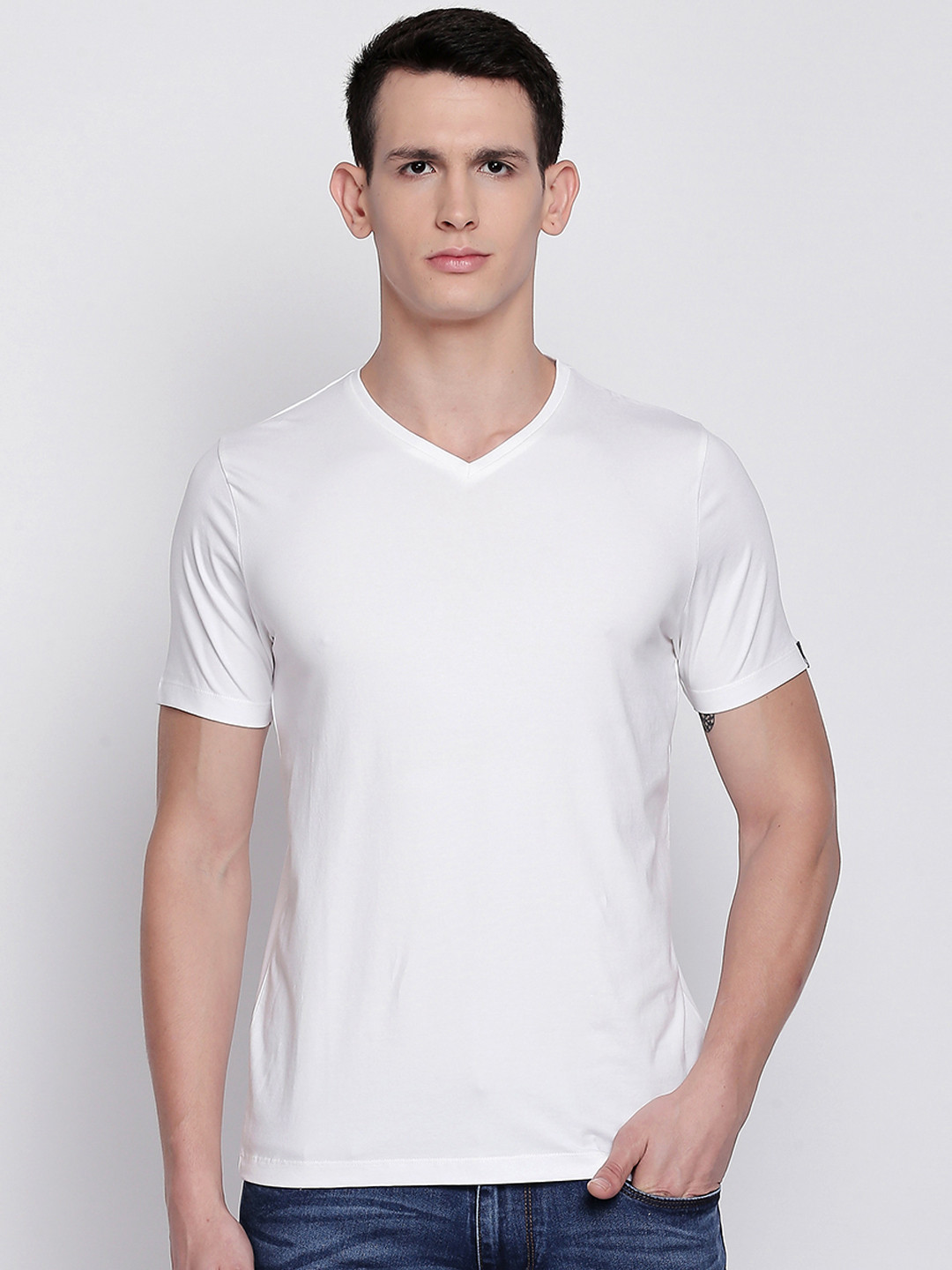 Basics Men White Solid V-Neck T-shirt