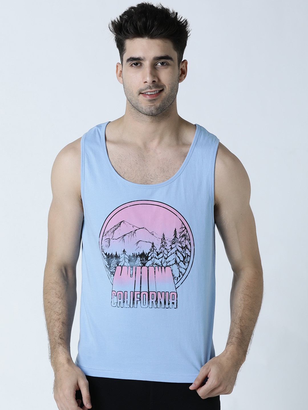 Huetrap Men Blue & Pink Printed Scoop Neck T-shirt