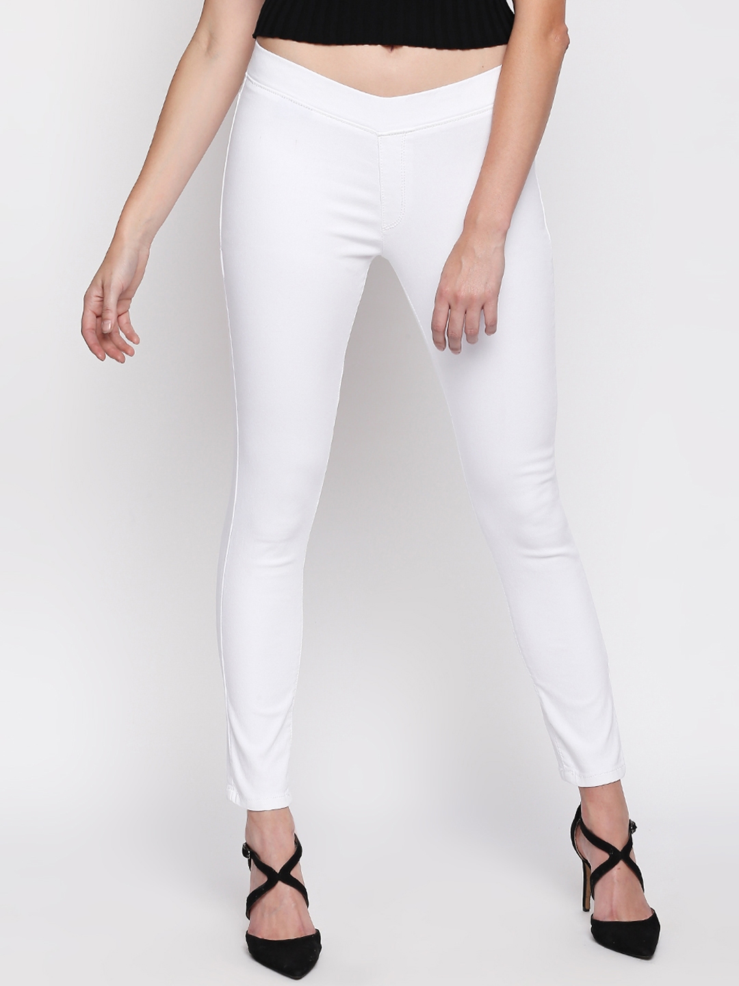 white jeggings myntra