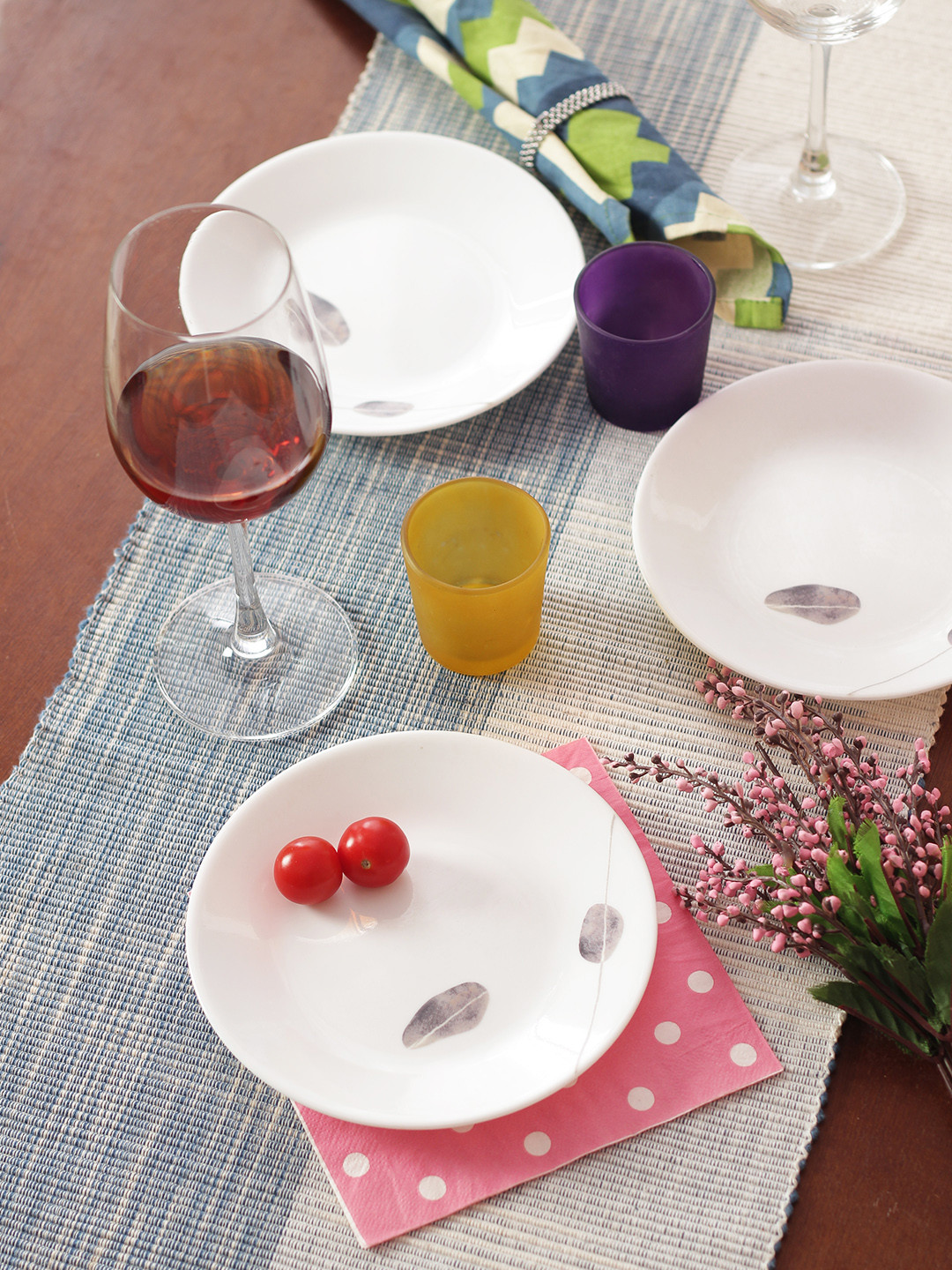 Corelle Set of 6 White Printed Glass Plates Set