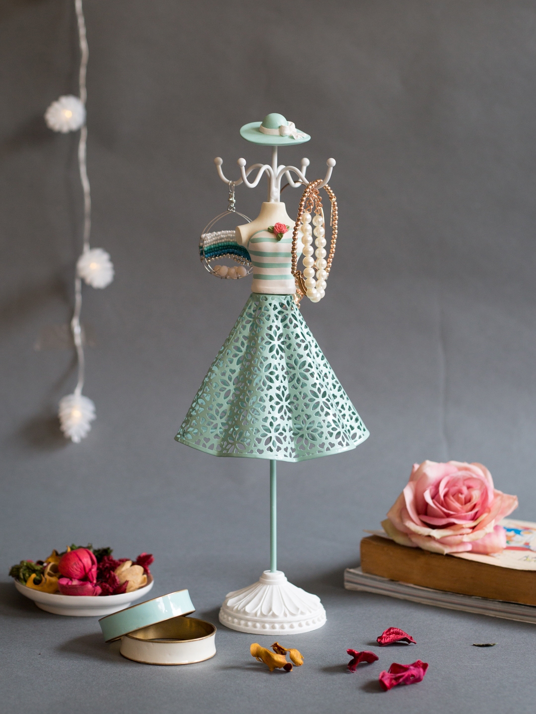 Chumbak top jewellery holder
