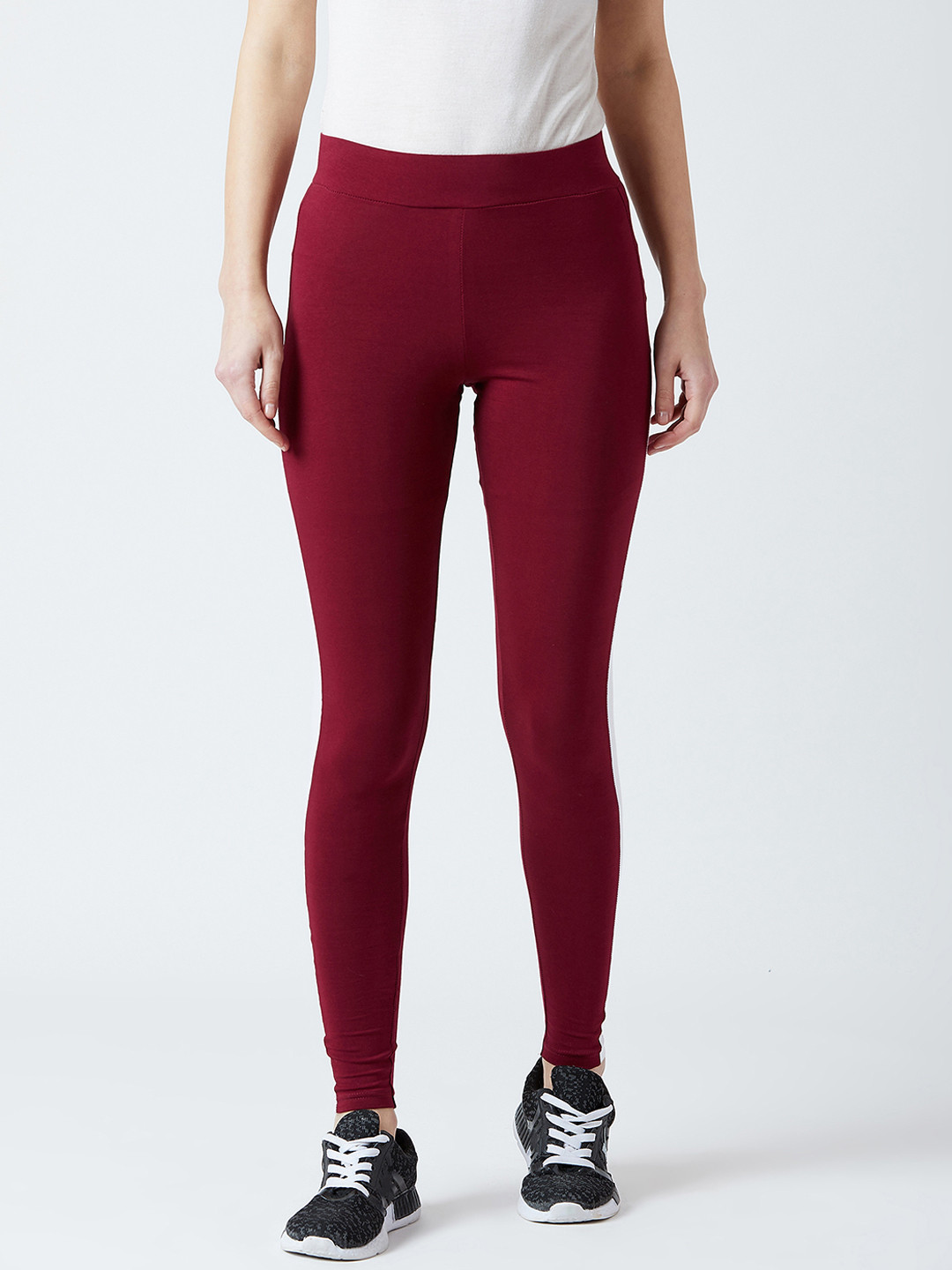 The Dry State Women Burgundy Solid Slim-Fit Tights