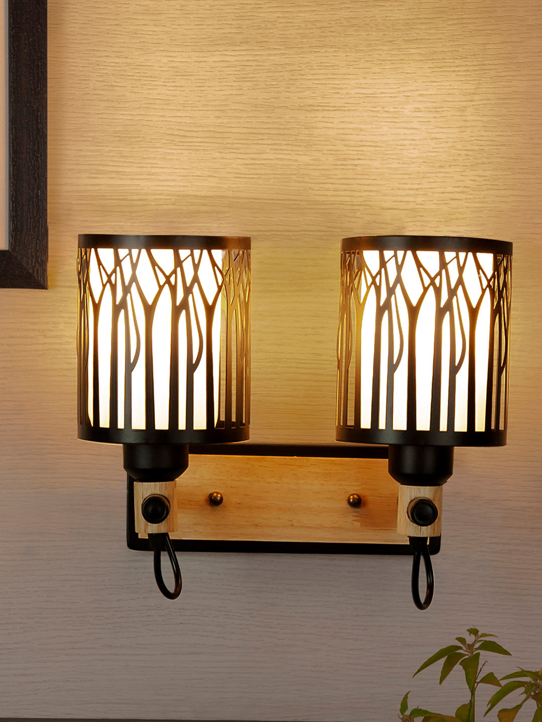 THE LIGHT STORE Black & White Textured Wallchiere
