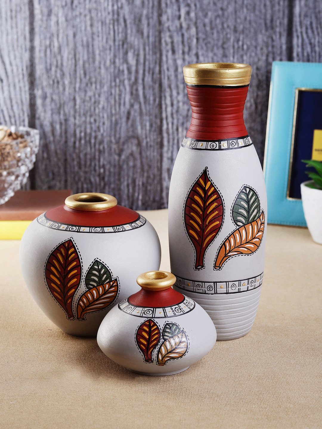 VarEesha Set of 3 Multicoloured Handcrafted Terracotta Vases