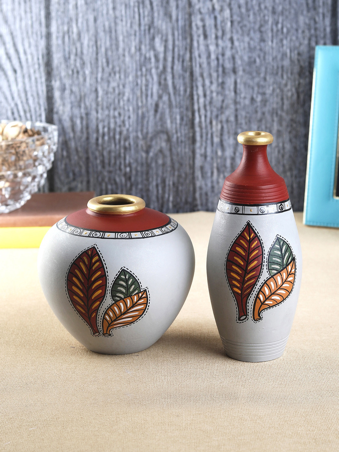 VarEesha Set of 2 Multicoloured Handcrafted Terracotta Vases