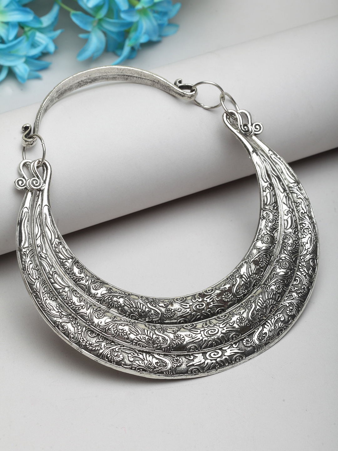 Moedbuille Handcrafted Filigree Work Silver Plated Hasli Design Brass Necklace