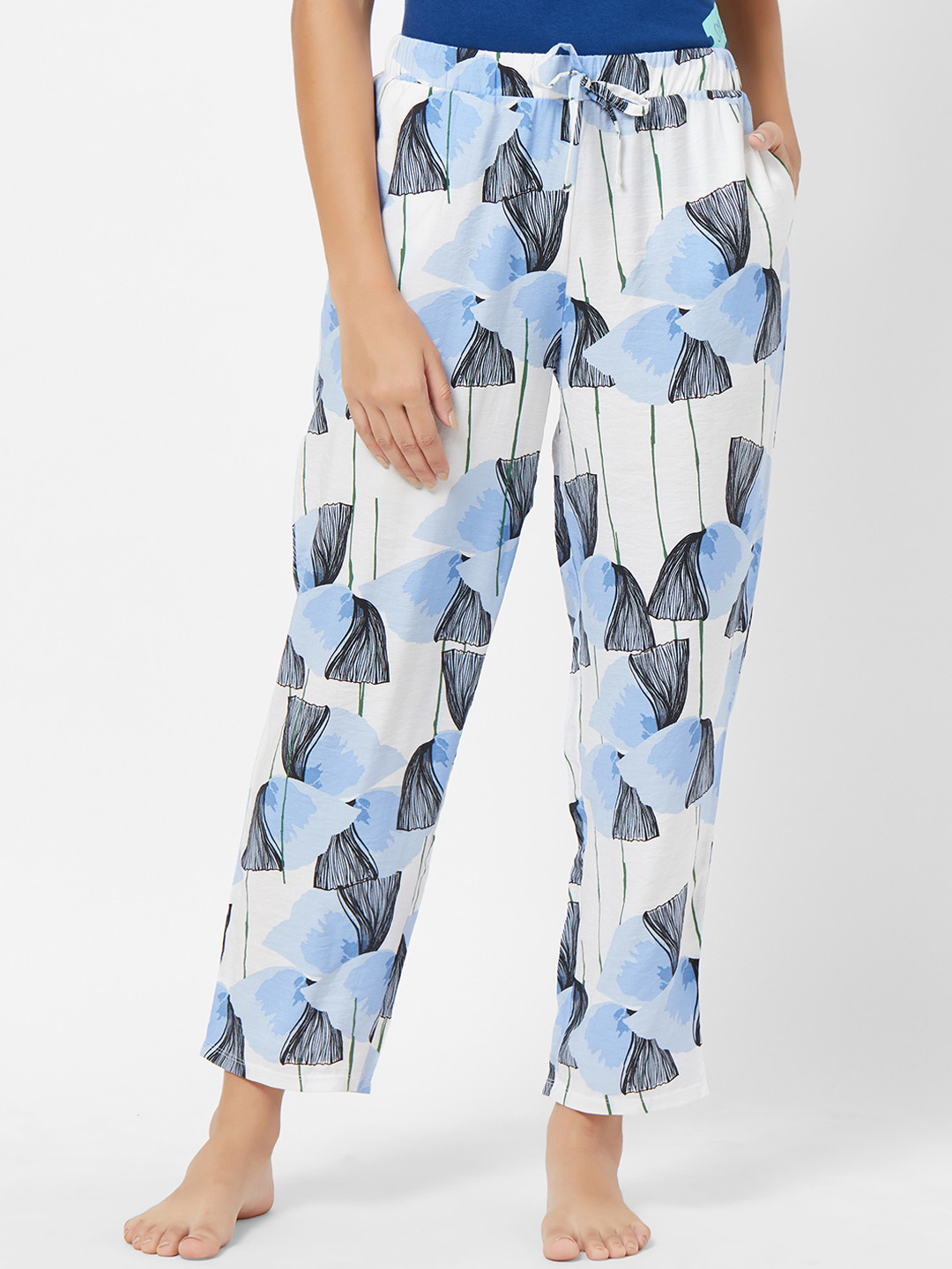 Soie Women White & Black Printed Lounge Pants