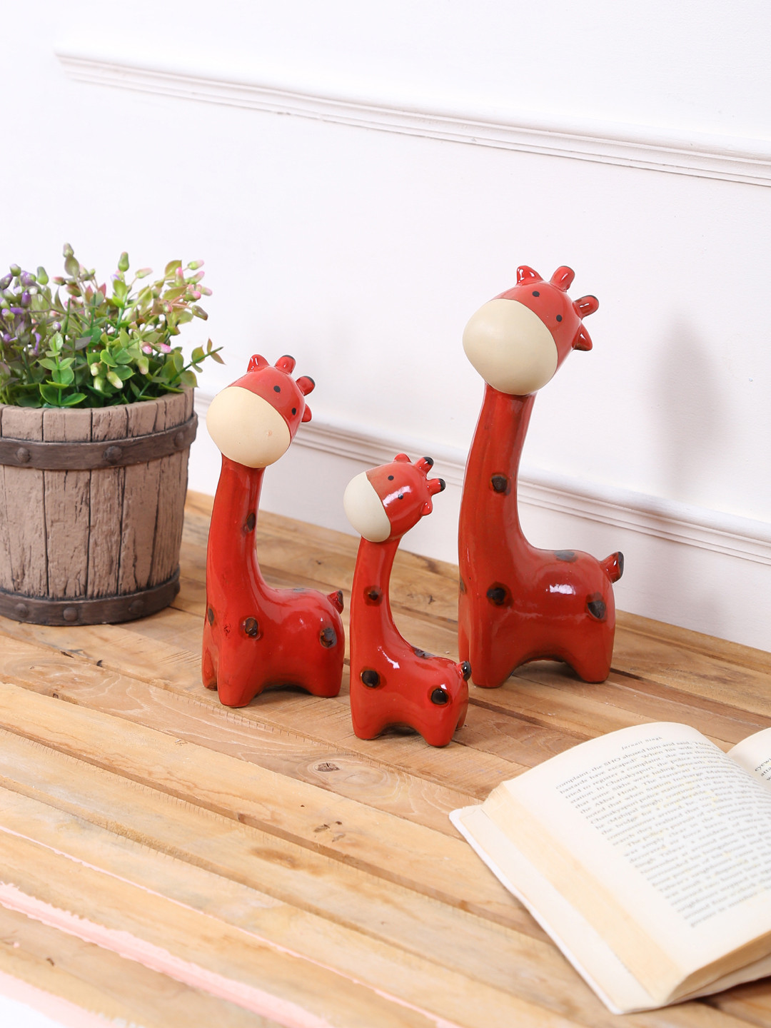 TAYHAA Funky Giraffe Trio Red Ceramic Natural Living Room Set of 3 Medium Showpieces - 8.7 Inches
