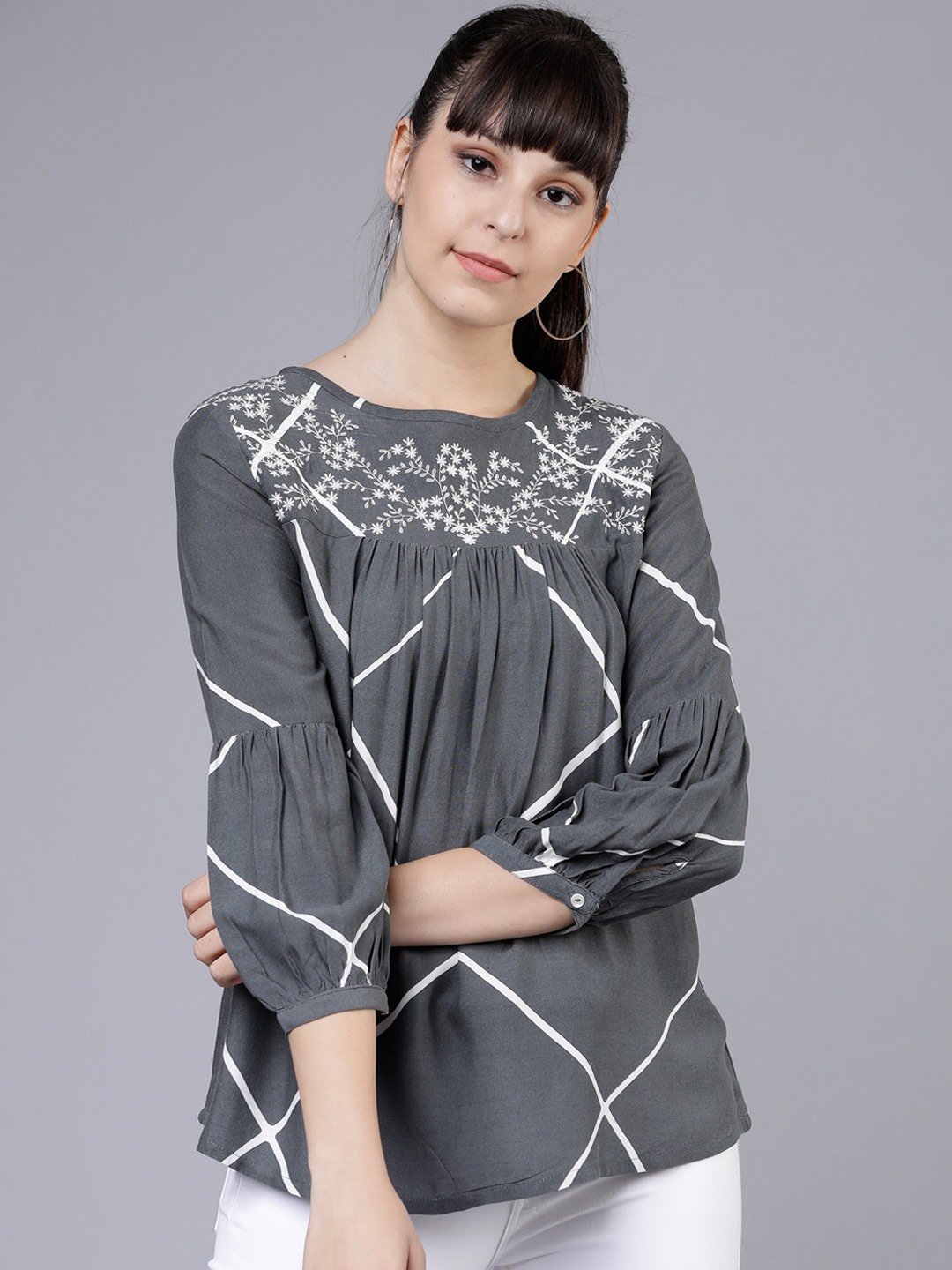 Vishudh Women Grey and White Printed A-Line Top