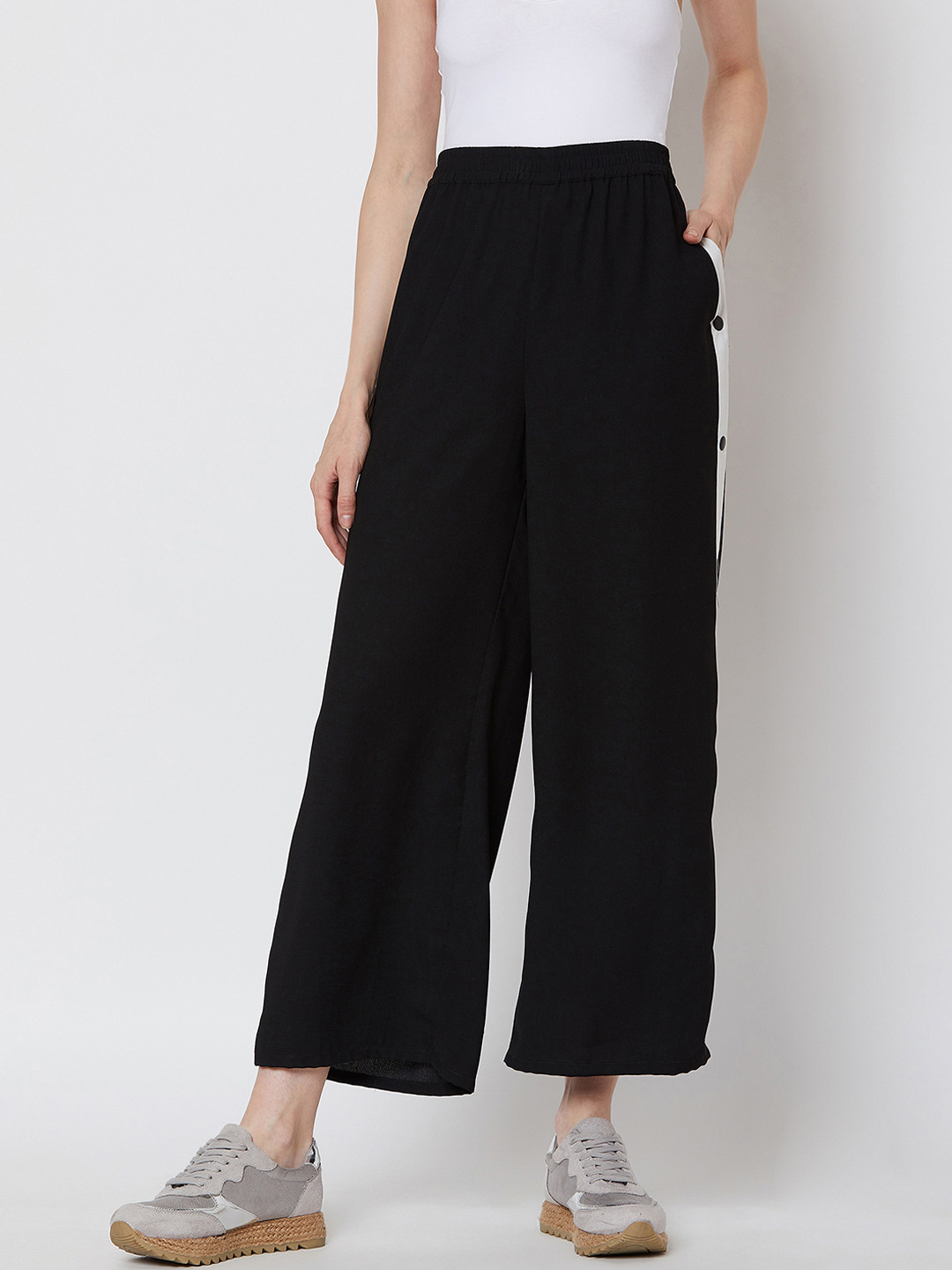 Nun Women Black Loose Fit Solid Culottes